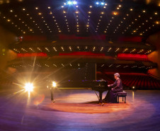 Novo piano marca aporte histórico no Teatro Guaíra e inaugura temporada da OSP