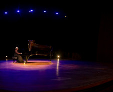 Novo piano marca aporte histórico no Teatro Guaíra e inaugura temporada da OSP