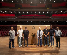 Novo piano marca aporte histórico no Teatro Guaíra e inaugura temporada da OSP