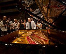 Novo piano marca aporte histórico no Teatro Guaíra e inaugura temporada da OSP