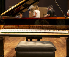 Novo piano marca aporte histórico no Teatro Guaíra e inaugura temporada da OSP