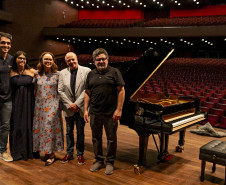 Novo piano marca aporte histórico no Teatro Guaíra e inaugura temporada da OSP