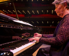 Novo piano marca aporte histórico no Teatro Guaíra e inaugura temporada da OSP