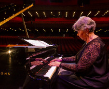 Novo piano marca aporte histórico no Teatro Guaíra e inaugura temporada da OSP