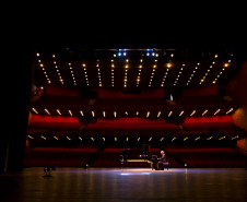 Novo piano marca aporte histórico no Teatro Guaíra e inaugura temporada da OSP