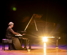 Novo piano marca aporte histórico no Teatro Guaíra e inaugura temporada da OSP