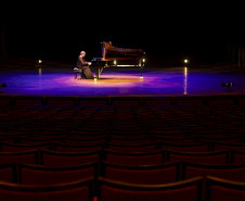 Novo piano marca aporte histórico no Teatro Guaíra e inaugura temporada da OSP