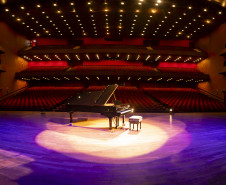 Novo piano marca aporte histórico no Teatro Guaíra e inaugura temporada da OSP