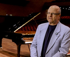 Novo piano marca aporte histórico no Teatro Guaíra e inaugura temporada da OSP