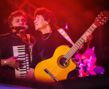 Clássicos do sertanejo no Verão Maior, Teodoro & Sampaio e Gian & Giovani agitam Pontal do Paraná