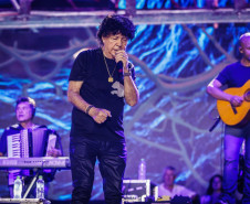 Clássicos do sertanejo no Verão Maior, Teodoro & Sampaio e Gian & Giovani agitam Pontal do Paraná