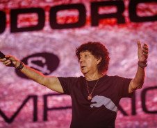 Clássicos do sertanejo no Verão Maior, Teodoro & Sampaio e Gian & Giovani agitam Pontal do Paraná