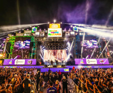 Clássicos do sertanejo no Verão Maior, Teodoro & Sampaio e Gian & Giovani agitam Pontal do Paraná