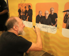 Aonde quer que eu vá: chuva, coral e emoção marcam show dos Paralamas em Matinhos