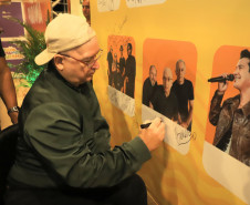 Aonde quer que eu vá: chuva, coral e emoção marcam show dos Paralamas em Matinhos