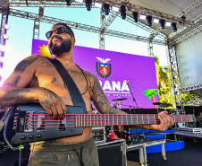 Ilha do Mel tem noite especial do Verão Maior e conquista artistas