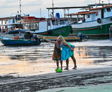 Ilha do Mel tem noite especial do Verão Maior e conquista artistas