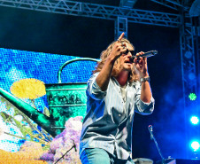 Ilha do Mel tem noite especial do Verão Maior e conquista artistas