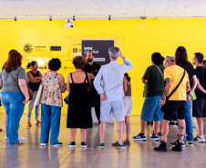 Em visitas guiadas, visitante pode conhecer arquitetura e exposição do acervo do MON