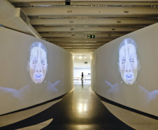 Em visitas guiadas, visitante pode conhecer arquitetura e exposição do acervo do MON