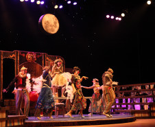 G2 Cia de Dança emociona 450 pessoas em apresentação gratuita em Maringá