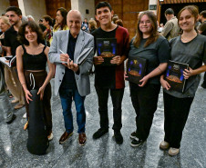 40 anos: mais de 500 pessoas prestigiam lançamento do livro sobre a Orquestra Sinfônica do Paraná