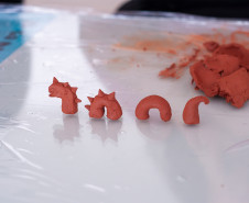 Museu Oscar Niemeyer promove oficina de modelagem em argila em abril