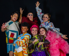 Programação cultural tem Mozart e caça às artes no MON, Débora Colker e Festa Literária