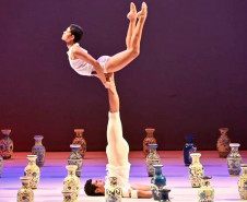 Programação cultural tem Mozart e caça às artes no MON, Débora Colker e Festa Literária