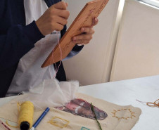 Estado amplia acesso ao ensino de arte gratuito com parceria entre Centro Juvenil de Artes Plásticas e Instituto de Educação