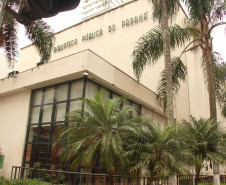 Biblioteca Pública recebe autora portuguesa, novos livros e exposição japonesa em abril