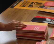 Biblioteca Pública do Paraná participa de festa literária da OAB Paraná com distribuição gratuita de livros