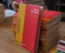 Biblioteca Pública do Paraná participa de festa literária da OAB Paraná com distribuição gratuita de livros