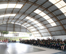 Arte para todos: Escola de Dança Teatro Guaíra se apresenta em escola de Curitiba