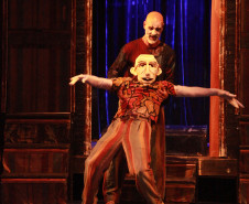 G2 Cia de Dança lota teatro e levanta a plateia em Francisco Beltrão, no Sudoeste