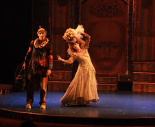 G2 Cia de Dança lota teatro e levanta a plateia em Francisco Beltrão, no Sudoeste