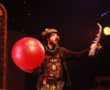 G2 Cia de Dança lota teatro e levanta a plateia em Francisco Beltrão, no Sudoeste