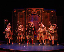 G2 Cia de Dança lota teatro e levanta a plateia em Francisco Beltrão, no Sudoeste