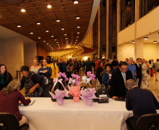 40 anos: mais de 500 pessoas prestigiam lançamento do livro sobre a Orquestra Sinfônica do Paraná