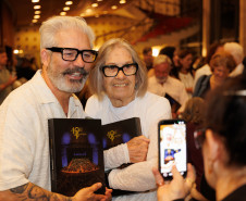 40 anos: mais de 500 pessoas prestigiam lançamento do livro sobre a Orquestra Sinfônica do Paraná