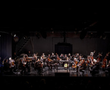Orquestra Sinfônica do Paraná encanta crianças em concerto didático em Araucária