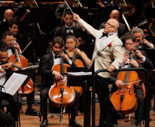 Primeiro dia de concerto do “Festival Gershwin" da Orquestra Sinfônica do Paraná lota o Guairão