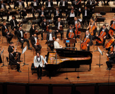 Primeiro dia de concerto do “Festival Gershwin" da Orquestra Sinfônica do Paraná lota o Guairão