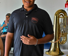 Estado amplia incentivo à musicalização com entrega de instrumentos em Campo Mourão