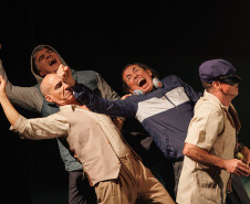 G2 do Teatro Guaíra encerra temporada de “Gregor” com lotação máxima