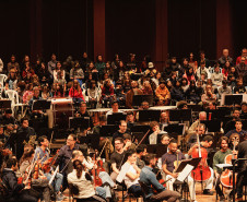 Projeto grandioso: concerto dos 41 anos da OSP mobiliza 230 artistas e crianças no Guairão 