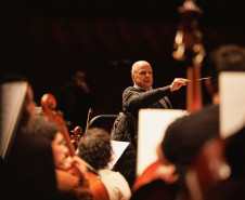 Projeto grandioso: concerto dos 41 anos da OSP mobiliza 230 artistas e crianças no Guairão 