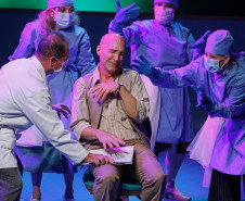 “Gregor – uma odisseia patética”, da G2 Cia de Dança, volta ao Teatro José Maria Santos