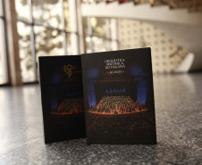 Academia Paranaense de Letras recebe livro sobre os 40 anos da Orquestra Sinfônica