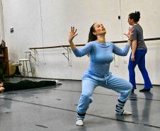 Teatro Guaíra oferece curso gratuito de técnicas corporais para artistas do movimento